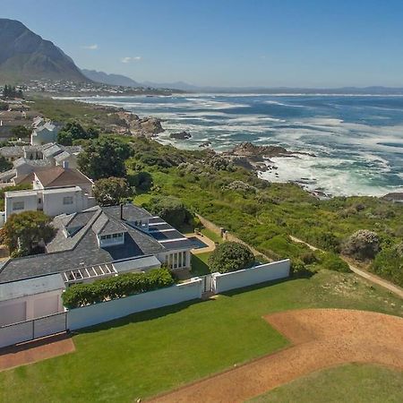 Wild Waters At Kraal Rock On The Cliffs In Hermanus Exterior photo